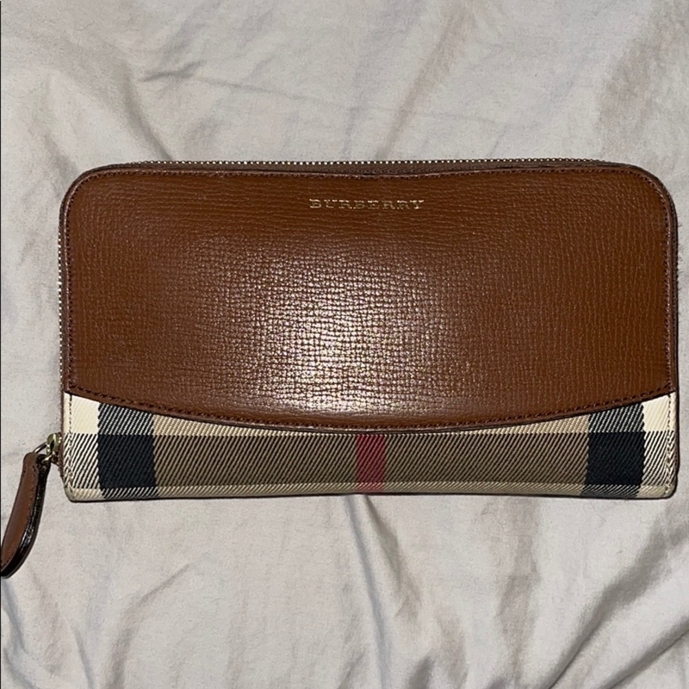 Burberry zip around wallet